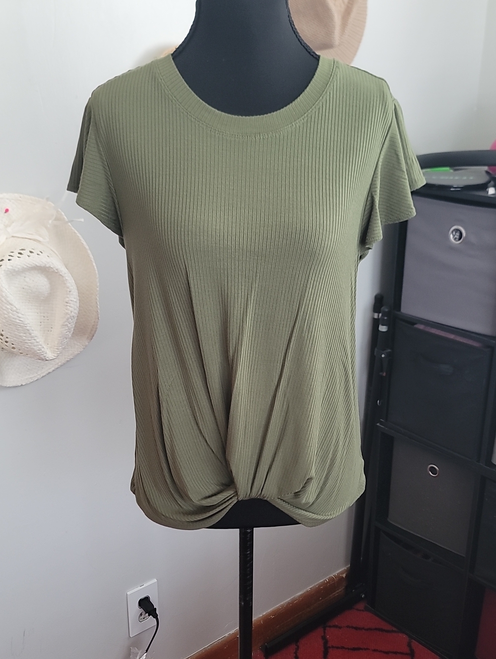Time and Tru Olive Green Twist-Front Ribbed Short Sleeve Tee